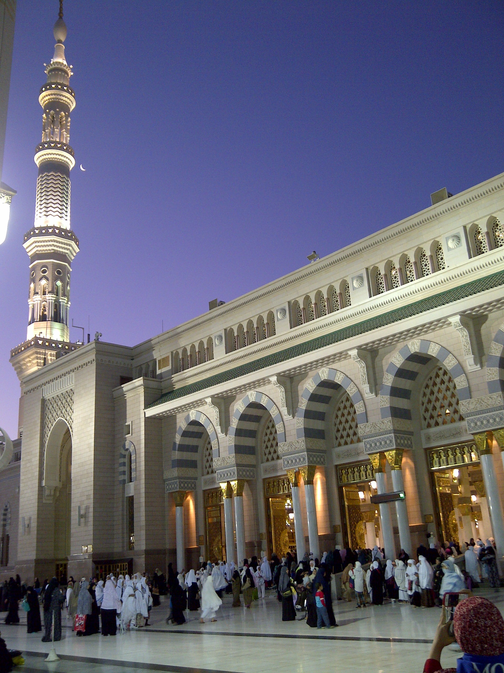  Madinah  Sebuah Kota  yang Bercahaya Part 1 Masjid 